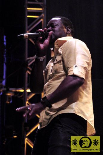 Singing Melody (Jam) feat. L.U.S.T. 20. Reggae Jam Festival - Bersenbrueck 02. August 2014 (17).JPG